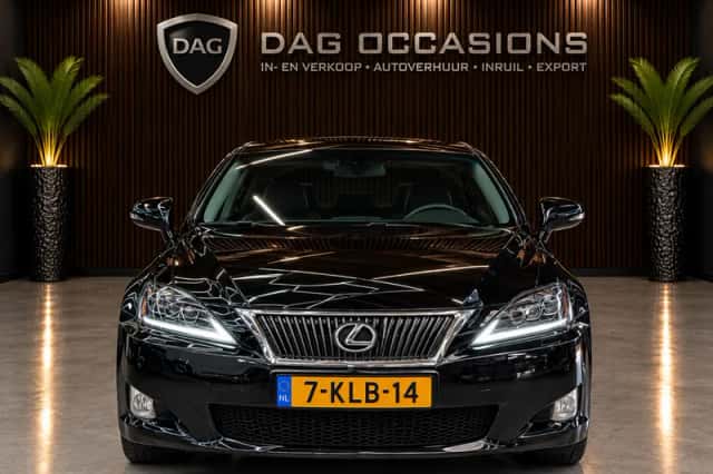 Lexus IS (2008) thumbnail 2