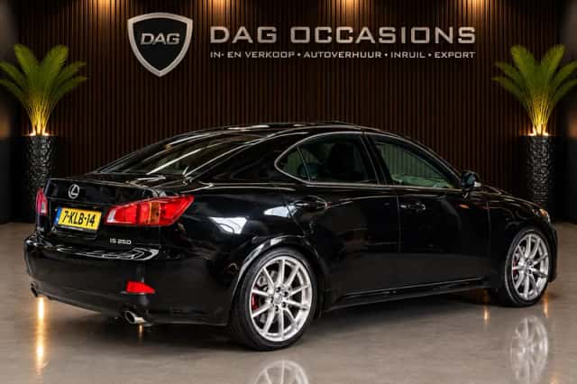 Lexus IS (2008) thumbnail 4