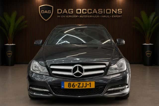Mercedes-Benz C-Klasse (2012) thumbnail 2