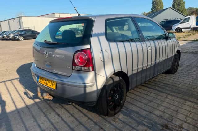Volkswagen Polo (2007) thumbnail 4