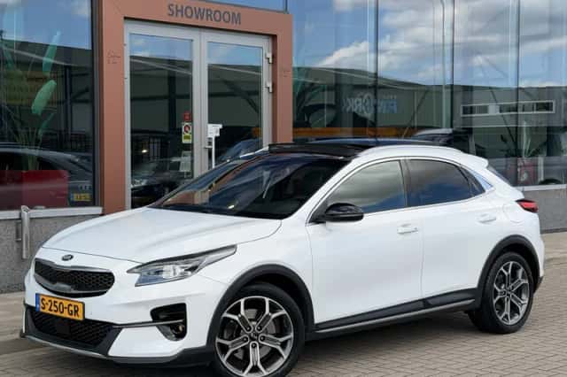 Kia XCeed (2021) thumbnail 3