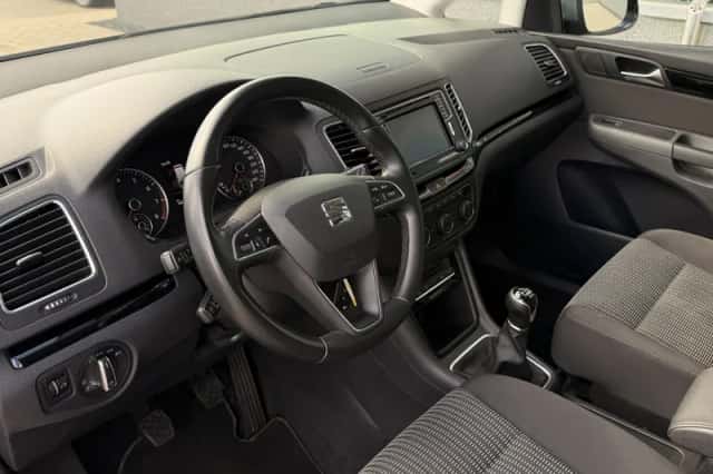 SEAT Alhambra (2019) thumbnail 2