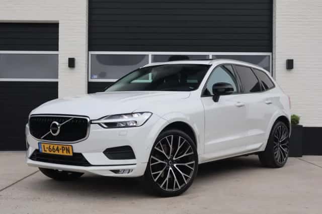 Volvo XC60 (2018) thumbnail 1