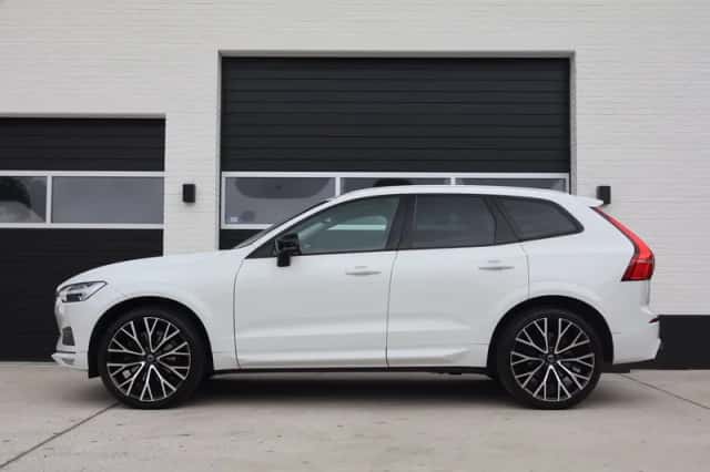 Volvo XC60 (2018) thumbnail 2