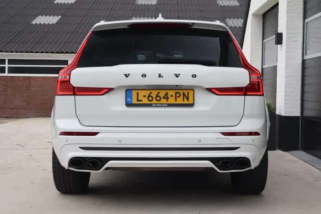Volvo XC60 (2018) thumbnail 4