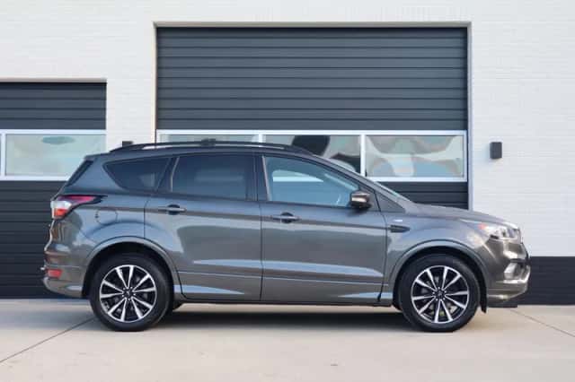 Ford Kuga (2017) thumbnail 5