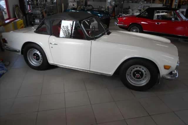 Triumph TR6 (1973) thumbnail 4