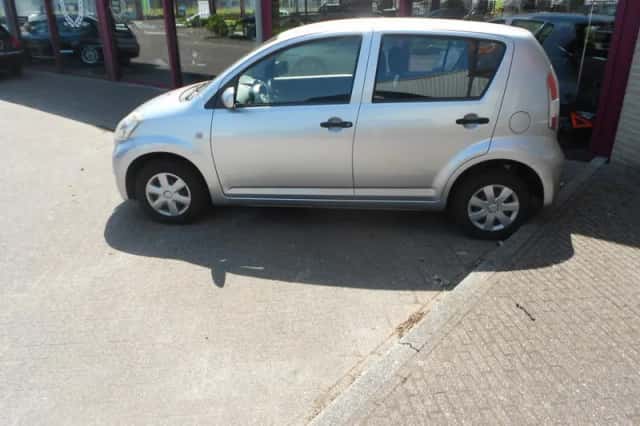 Daihatsu Sirion (2008) thumbnail 2