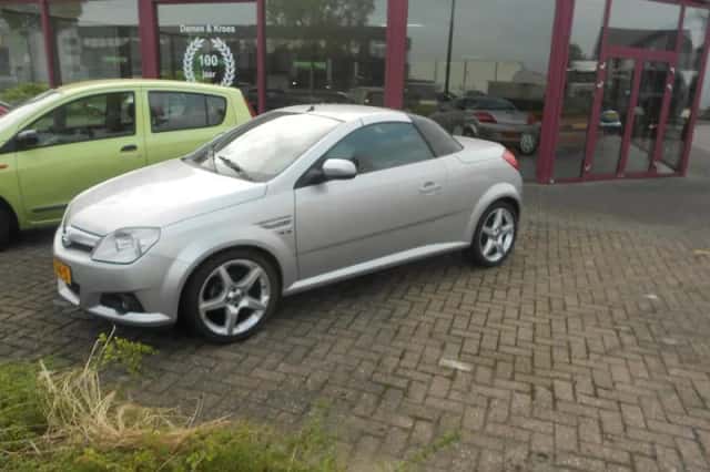 Opel Tigra (2006) thumbnail 2