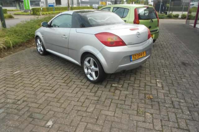 Opel Tigra (2006) thumbnail 4