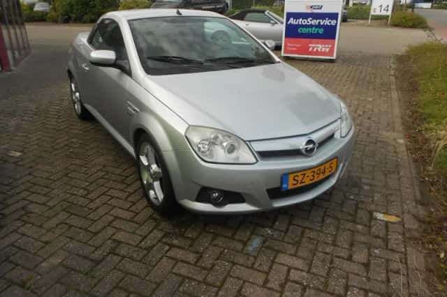 Opel Tigra (2006) thumbnail 5