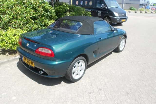 MG F (1996) thumbnail 2