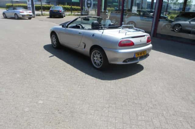 MG F (2001) thumbnail 3