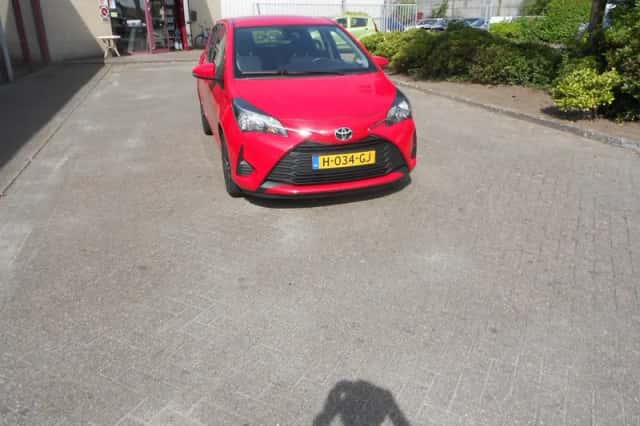 Toyota Yaris (2020) thumbnail 6