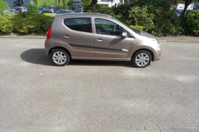 Suzuki Alto (2011) thumbnail 5