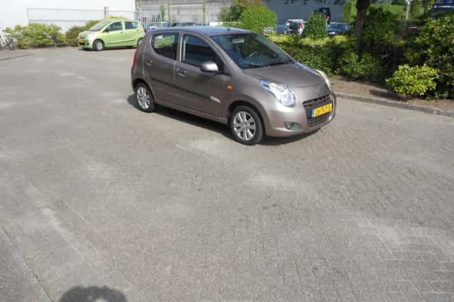 Suzuki Alto (2011) thumbnail 6
