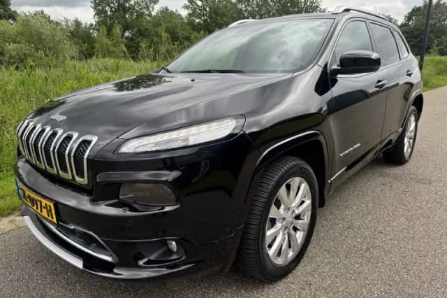 Jeep Cherokee (2018) thumbnail 1