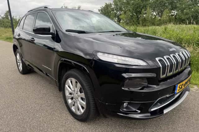 Jeep Cherokee (2018) thumbnail 6