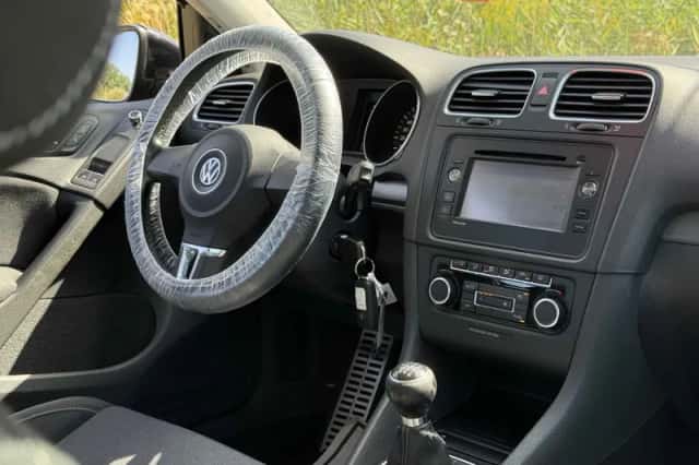 Volkswagen Golf (2011) thumbnail 2