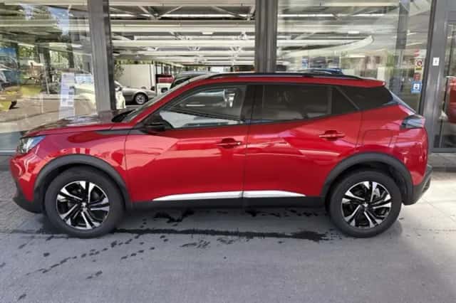 Peugeot 2008 (2022) thumbnail 4