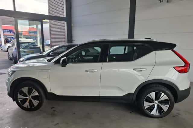 Volvo XC40 (2021) thumbnail 5