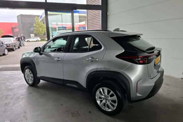 Toyota Yaris Cross (2025) thumbnail 2