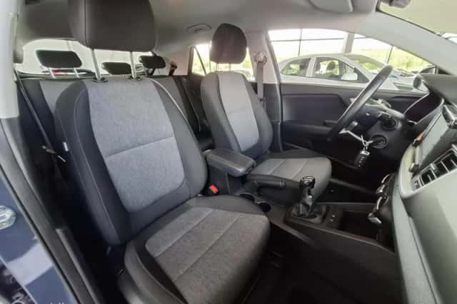 Kia Stonic (2019) thumbnail 3