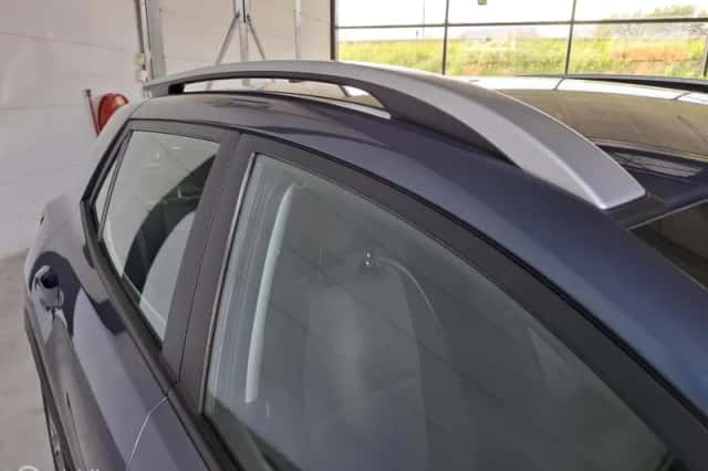 Kia Stonic (2019) thumbnail 4