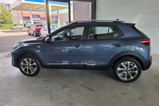 Kia Stonic (2019) thumbnail 5