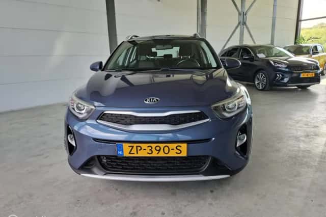Kia Stonic (2019) thumbnail 6