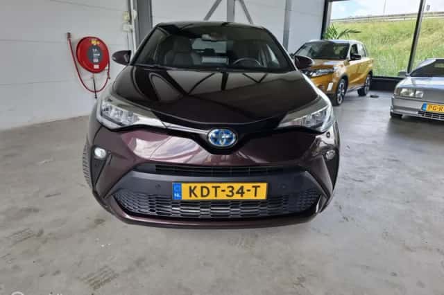 Toyota C-HR (2023) thumbnail 6