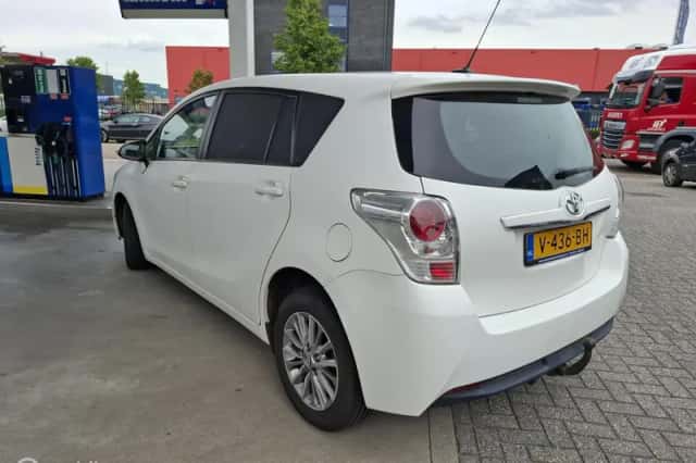 Toyota Verso (2016) thumbnail 4