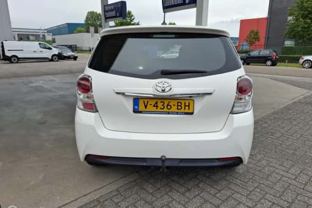 Toyota Verso (2016) thumbnail 5