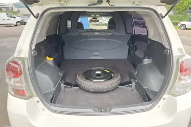 Toyota Verso (2016) thumbnail 6