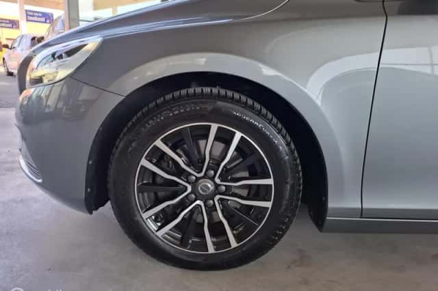 Volvo V40 (2019) thumbnail 6