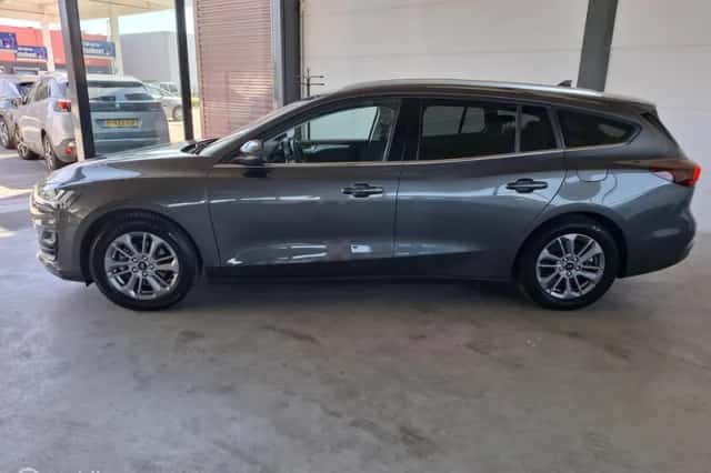 Ford Focus (2024) thumbnail 5