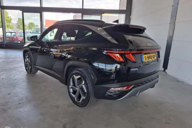 Hyundai Tucson (2023) thumbnail 2