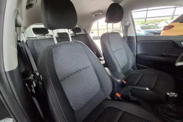 Kia Rio (2020) thumbnail 3