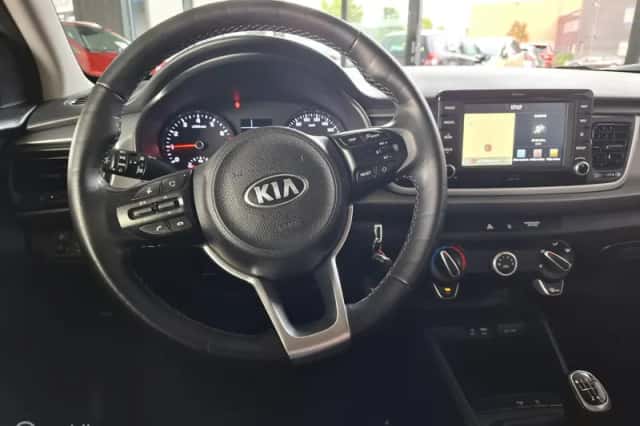Kia Rio (2020) thumbnail 4