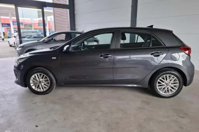 Kia Rio (2020) thumbnail 5