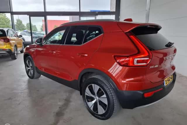 Volvo XC40 (2022) thumbnail 2