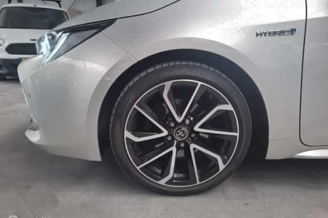 Toyota Corolla (2019) thumbnail 3