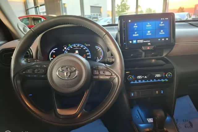 Toyota Yaris Cross (2023) thumbnail 4