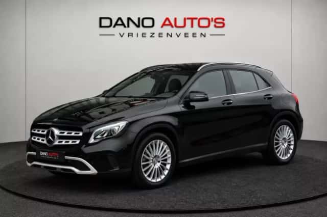 Mercedes-Benz GLA-Klasse (2018) thumbnail 1