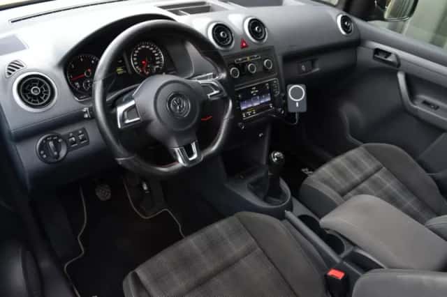 Volkswagen Caddy (2013) thumbnail 6