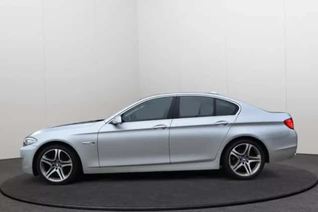 BMW 5-Serie (2010) thumbnail 2