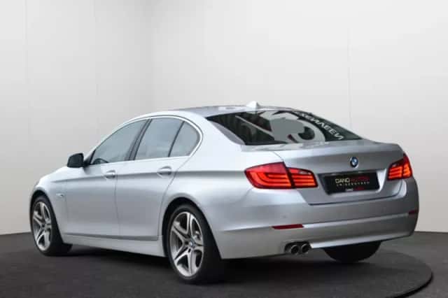 BMW 5-Serie (2010) thumbnail 3