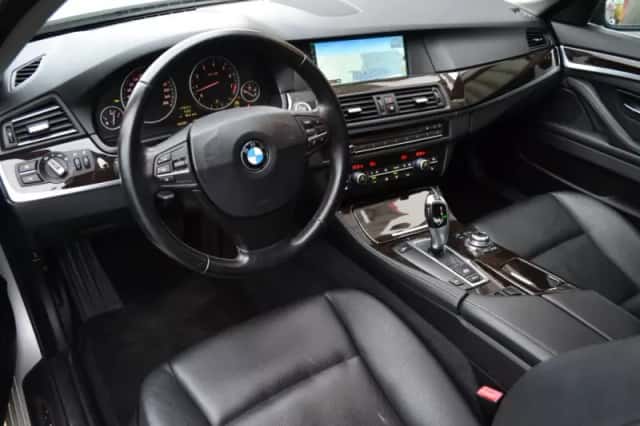 BMW 5-Serie (2010) thumbnail 6