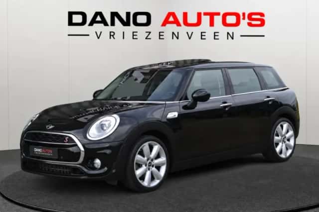 MINI Clubman (2016) thumbnail 1