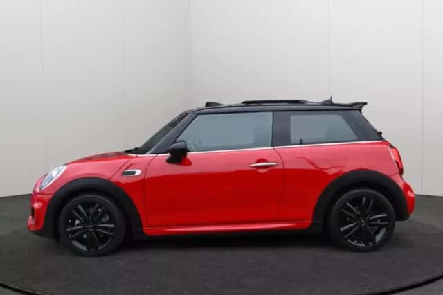 MINI Cooper (2018) thumbnail 2